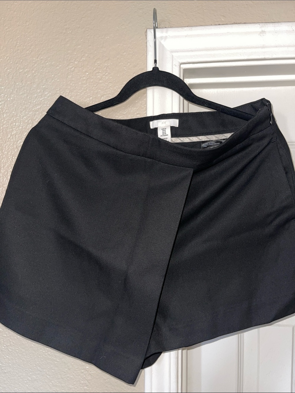 H&M Black Asymmetrical Wrap Skort - Women